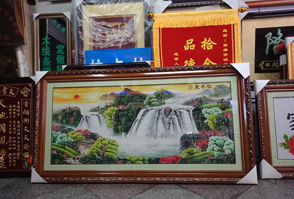 Xưởng đóng khung tranh thêu chữ thập giá rẻ 3 tranh chu thap mau so 3
