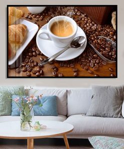 Cốc cafe sữa thơm lừng và bánh mỳ sáng TT3432