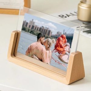 Khung tranh gỗ để bàn hiện đại độc đáo