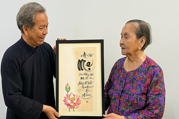 tranh mẹ thư pháp 7 tặng tranh thư pháp cho mẹ ý nghĩa